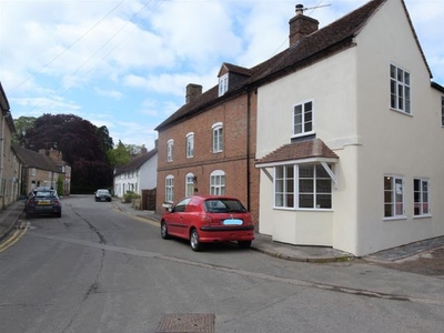 Cottage to rent in Chapel Street, Harbury CV33