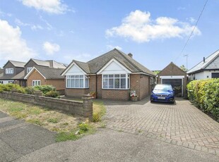 Detached bungalow for sale in The Uplands, Bricket Wood, St. Albans AL2