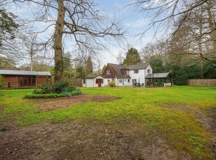 Detached house for sale in Nine Mile Ride, Finchampstead, Berkshire RG40