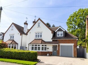 Detached house for sale in Park Rise, Harpenden, Hertfordshire AL5