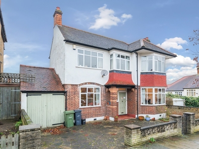 Detached House for sale - Roxburgh Road, London, SE27