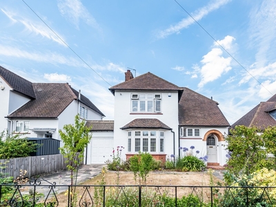 Detached House for sale - The Crossway, London, SE9