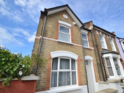 Detached House to rent - Borland Road, London, SE15