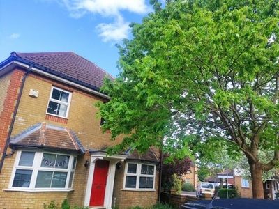 Detached house to rent in Foxglove Road, Romford RM7