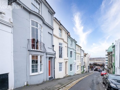 Detached house to rent in Guildford Road, Brighton, East Sussex BN1