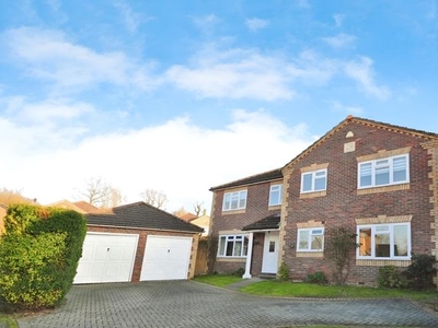 Detached house to rent in Woodpecker Crescent, Burgess Hill RH15