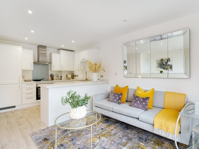 End Of Terrace House for sale - The Lawns, London, SE19