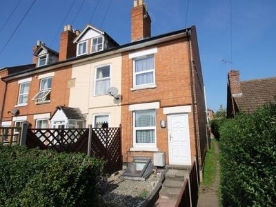 End terrace house to rent in Grosvenor Walk, St Johns WR2