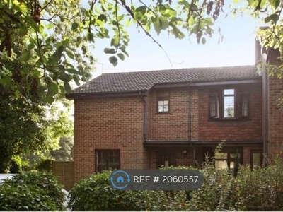 End terrace house to rent in Nash Gardens, Redhill RH1