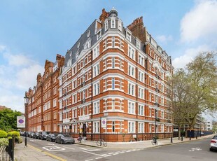 Flat for sale in Kensington Court Place, London W8
