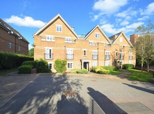 Flat for sale in Packhorse Road, Gerrards Cross, Buckinghamshire SL9