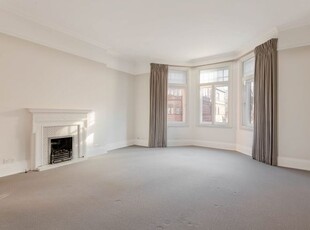 Flat for sale in Pont Street, London SW1X