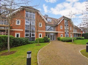 Flat for sale in Station Road, Beaconsfield HP9