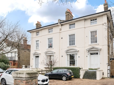 Flat for sale - Shooters Hill Road, London, SE3