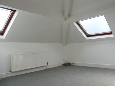 Flat to rent in 2 Crescent View, Hallbank, Buxton SK17