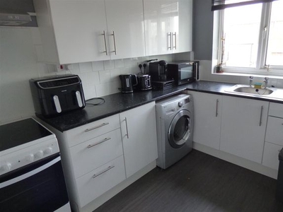 Flat to rent in Abbotswood, Yate, Bristol BS37