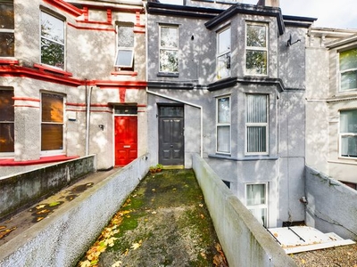 Flat to rent in Alexandra Road, Plymouth, Devon PL4