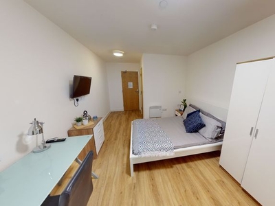 Flat to rent in Arndale House, 89 London Rd, Liverpool L3