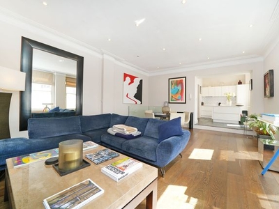Flat to rent in Ashburn Place, London SW7