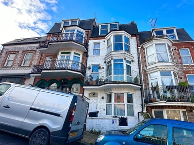 Flat to rent in Avenue Road, Ilfracombe EX34
