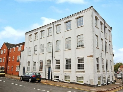 Flat to rent in Bailiff Street, Northampton NN1