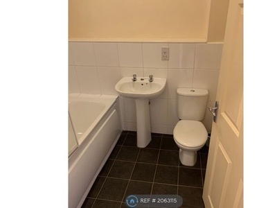 Flat to rent in Becket House, Yeovil BA20