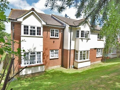 Flat to rent in Chiltern Close, Downswood, Maidstone ME15