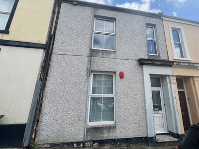 Flat to rent in Clifton Street, Plymouth PL4