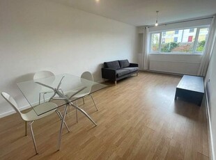 Flat to rent in Cowper Place, Roath, Cardiff CF24