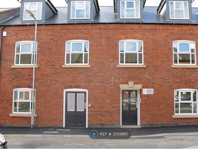 Flat to rent in Dunster Street, Northampton NN1