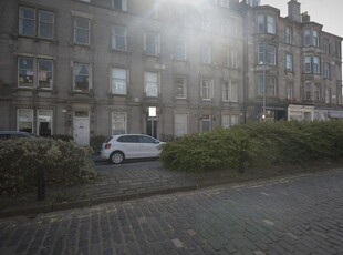 Flat to rent in East Claremont Street, Edinburgh EH7