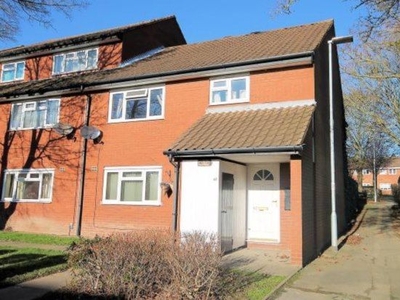 Flat to rent in Edale, Tamworth B77