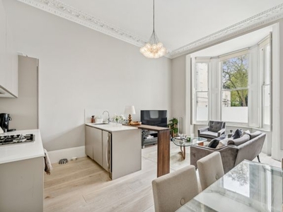 Flat to rent in Gloucester Road, South Kensington SW7