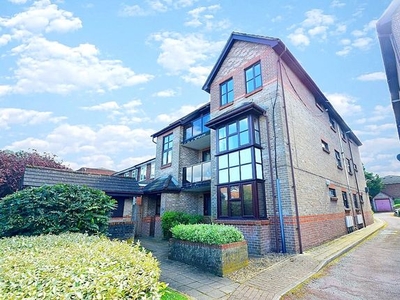 Flat to rent in Grange Road, Sutton, Surrey SM2