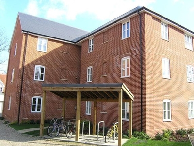 Flat to rent in Groves Close, Colchester, Essex CO4