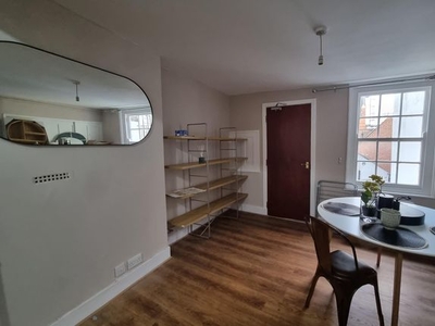 Flat to rent in High Street, Oxford OX1