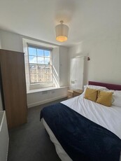 Flat to rent in Hillside Street, Hillside, Edinburgh EH7