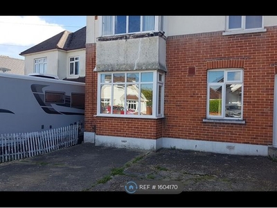 Flat to rent in Howeth Road, Bournemouth BH10