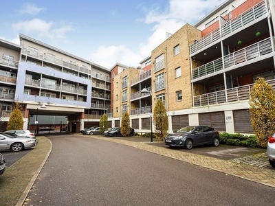 Flat to rent in Kingfisher Meadow, Maidstone, Kent ME16