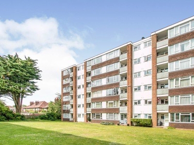 Flat to rent in Lindum Court, Poole BH12