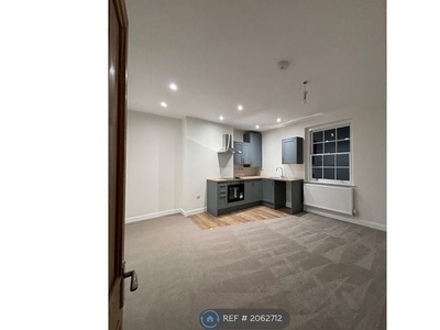 Flat to rent in London Road, King's Lynn PE30