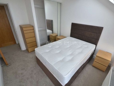 Flat to rent in London Street, Reading RG1