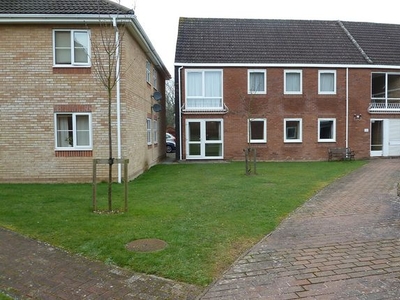 Flat to rent in Lynwood Drive, Andover, Hampshire SP10