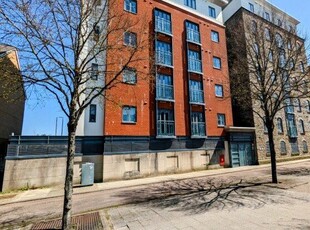 Flat to rent in Magretian Place, Caerdydd CF10