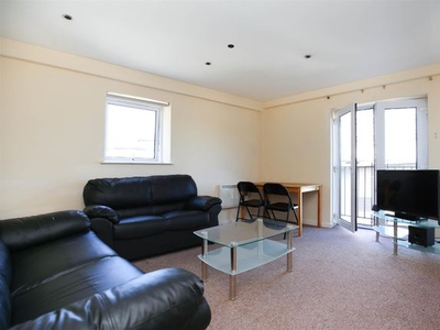 Flat to rent in Melbourne Street, Newcastle Upon Tyne NE1