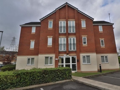 Flat to rent in Moorside, Latchford, Warrington WA4