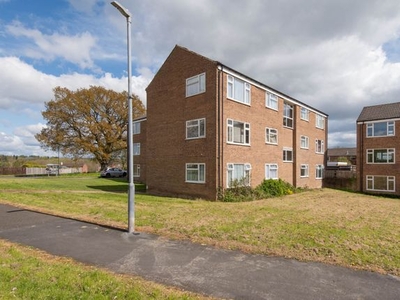 Flat to rent in Oakamoor Close, Chesterfield S40