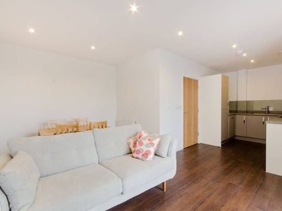 Flat to rent in Old Devonshire Road, Balham, London SW12