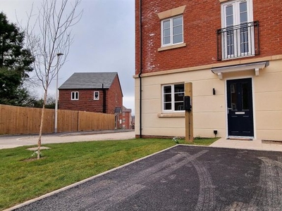 Flat to rent in Raglan Place, Rishmore Road, Ludlow SY8