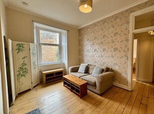 Flat to rent in Rossie Place, Edinburgh EH7